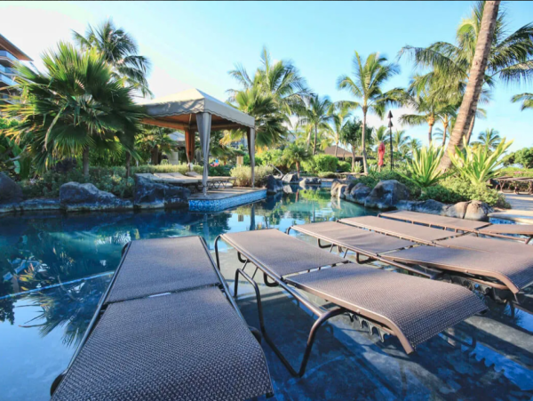 Luxurious 7-Bedroom Oceanfront Retreat in Maui
